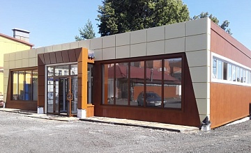 Торговый павильон с отделкой фасада композитными панелями